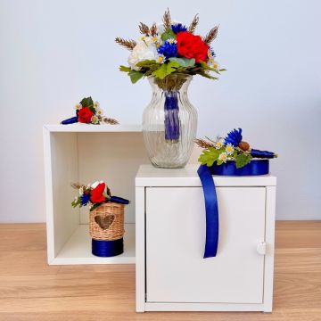 Donde crece el amor y florecen los valores: ramo de novia con adornos de Tina, por encargo de una clienta