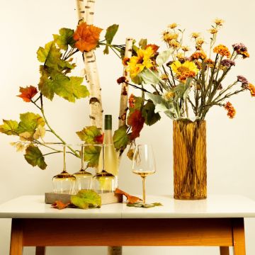 Tarde de verano con vino y flores Tarde de verano con vino y flores